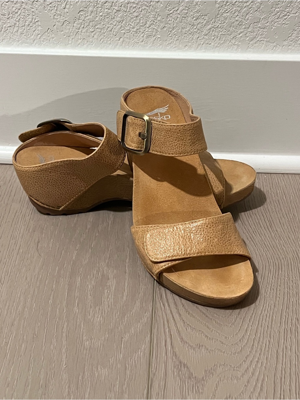 Dansko Tan Wedge Comfort Sandals Size 38